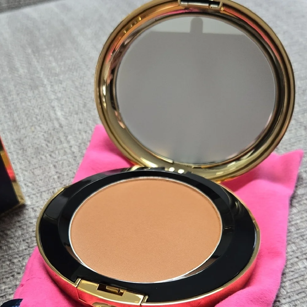 Relevant Re-Blur Soft Focus Powder Foundation - Revel 10 New In Box‎
